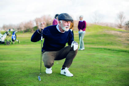 Senioren spielen Golf